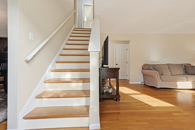 10 Douglas Ave, Methuen, MA 01844