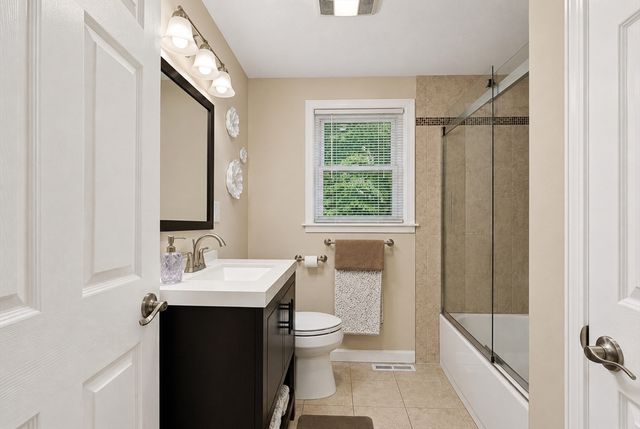 10 Douglas Ave, Methuen, MA 01844