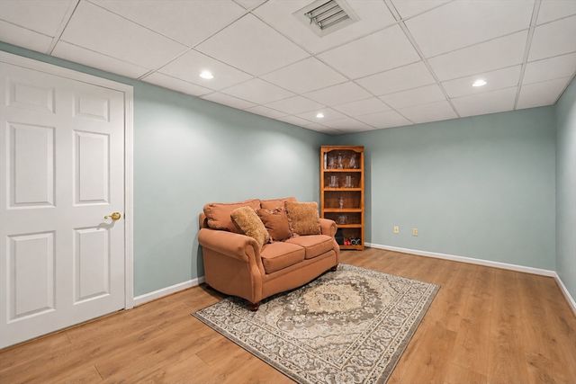 10 Douglas Ave, Methuen, MA 01844