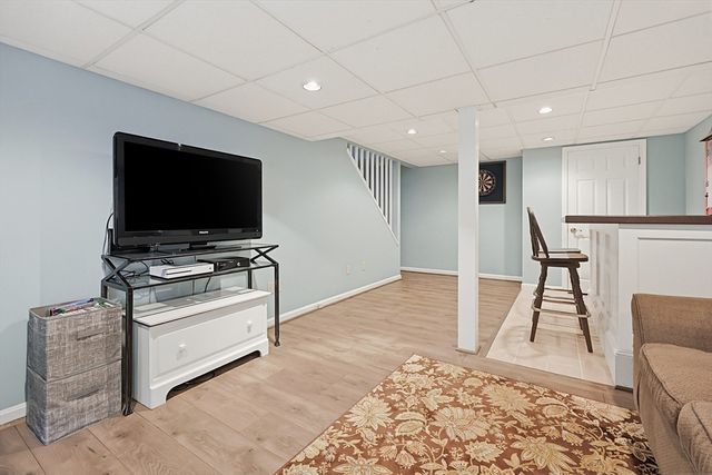 10 Douglas Ave, Methuen, MA 01844