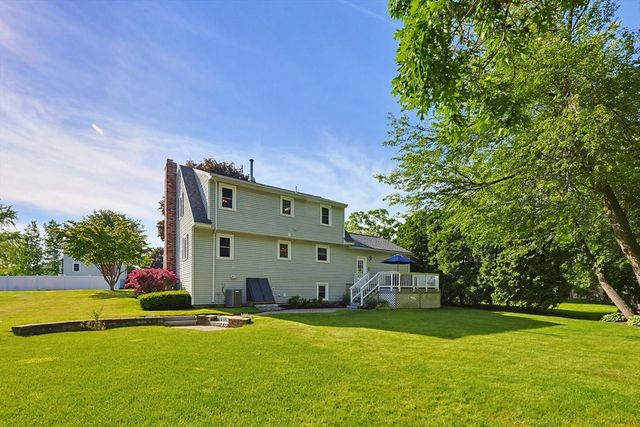 10 Douglas Ave, Methuen, MA 01844