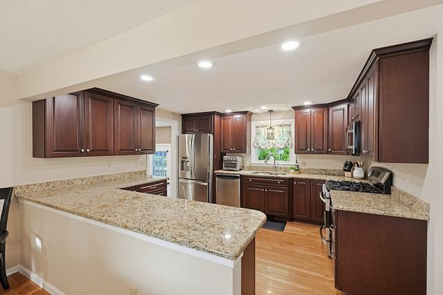 10 Douglas Ave, Methuen, MA 01844