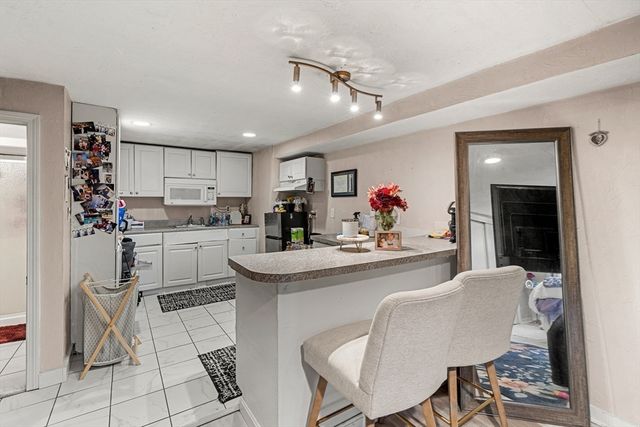 275 Lynnfield St 275, Lynn, MA 01904