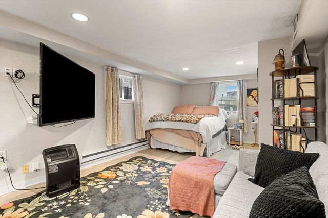 275 Lynnfield St 275, Lynn, MA 01904