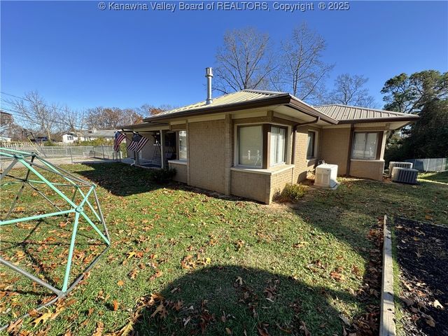 1100 Chestnut Street, South Charleston, WV 25309