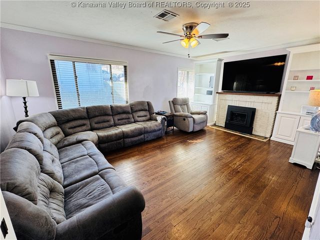 1100 Chestnut Street, South Charleston, WV 25309