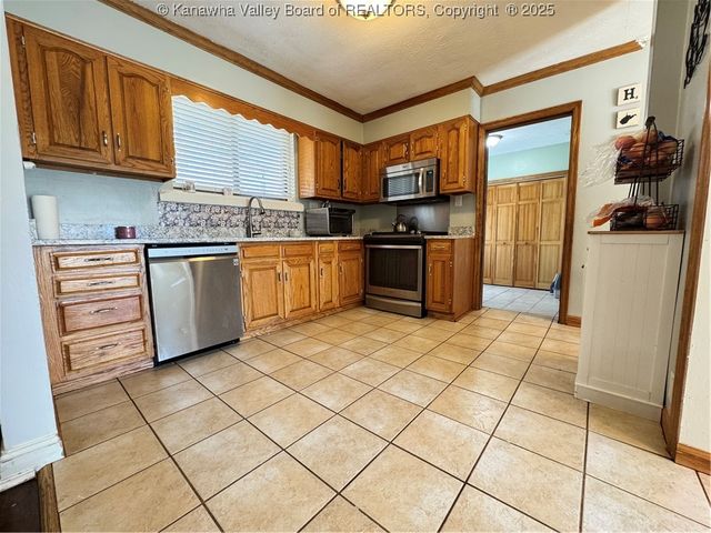 1100 Chestnut Street, South Charleston, WV 25309