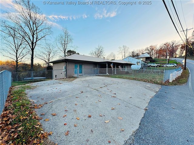 1100 Chestnut Street, South Charleston, WV 25309