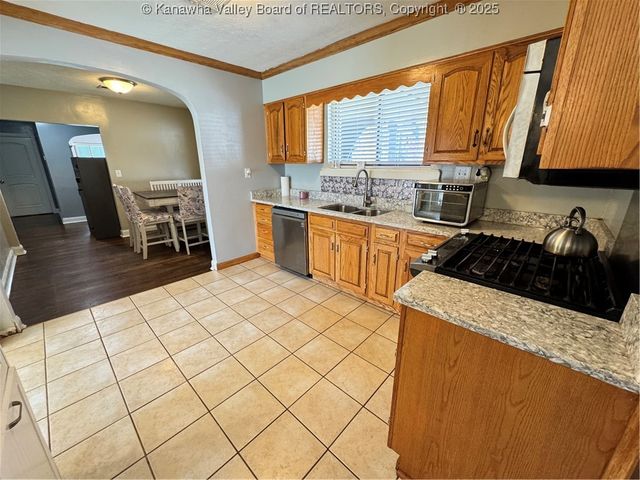 1100 Chestnut Street, South Charleston, WV 25309