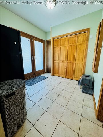 1100 Chestnut Street, South Charleston, WV 25309