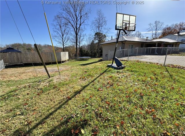 1100 Chestnut Street, South Charleston, WV 25309