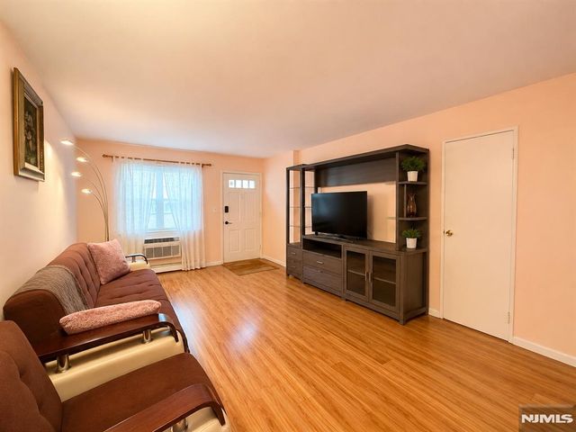 725 Joralemon Street 31, Belleville, NJ 07109