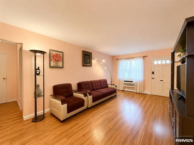725 Joralemon Street 31, Belleville, NJ 07109