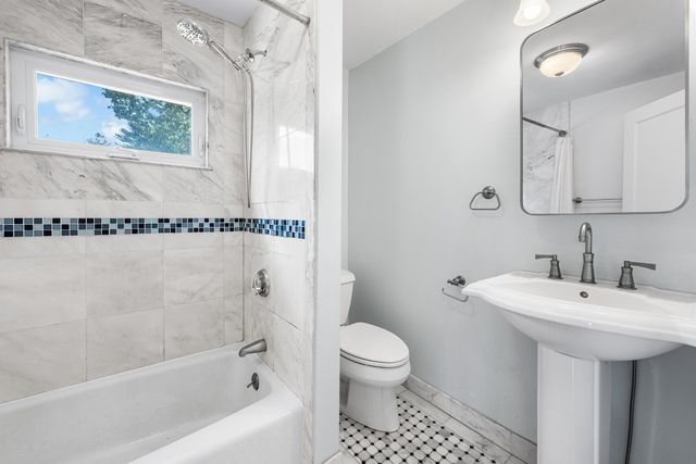 106 Paul Revere Rd, Arlington, MA 02476