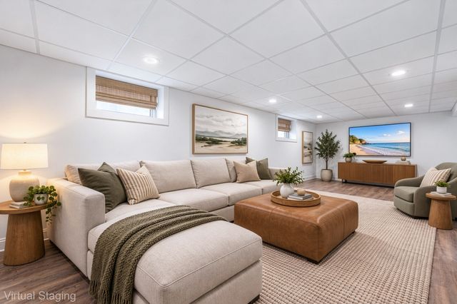 106 Paul Revere Rd, Arlington, MA 02476