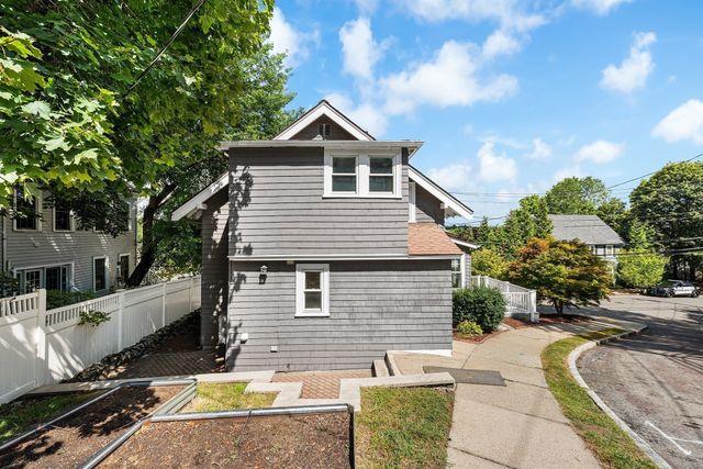 106 Paul Revere Rd, Arlington, MA 02476