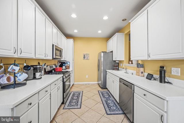 5905 IVY LEAGUE DR, Baltimore, MD 21228