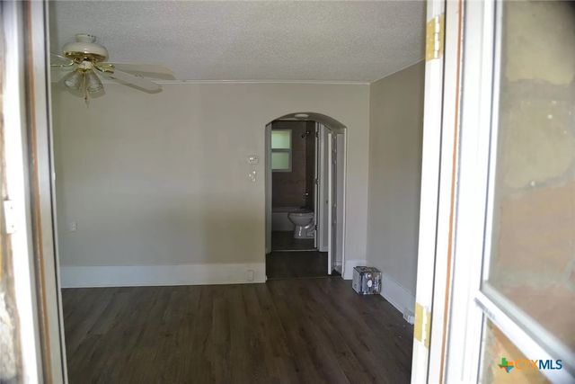 408 E North Avenue, Lampasas, TX 76550