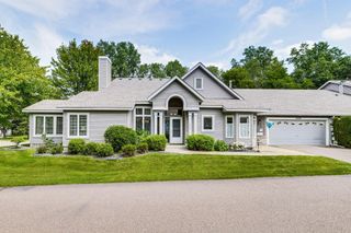 2572 Sumac Ridge, White Bear Lake, MN 55110
