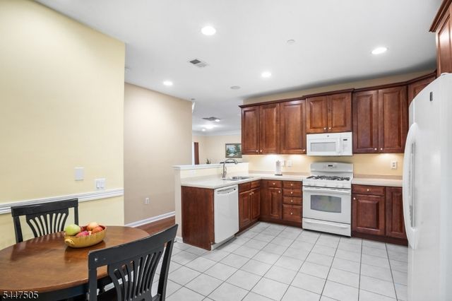 7104 Westover Way, Franklin Twp., NJ 08873
