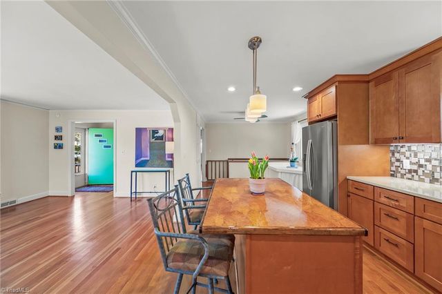 1633 Pembroke Avenue, Winston-salem, NC 27103