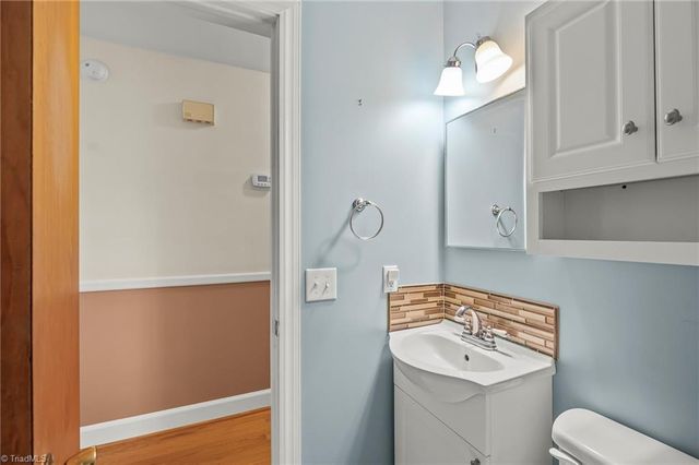 1633 Pembroke Avenue, Winston-salem, NC 27103