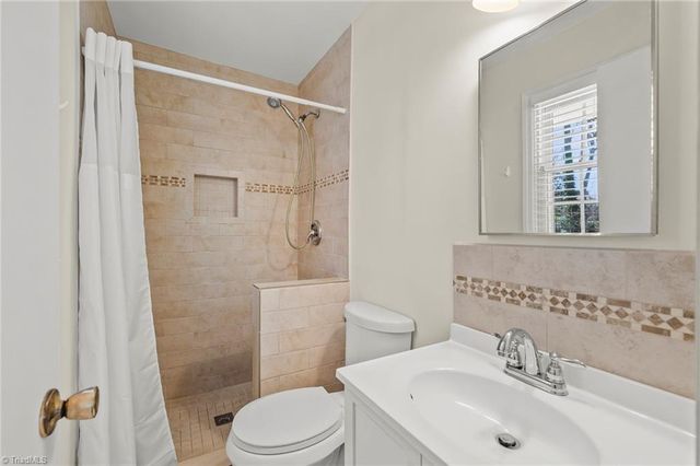 1633 Pembroke Avenue, Winston-salem, NC 27103