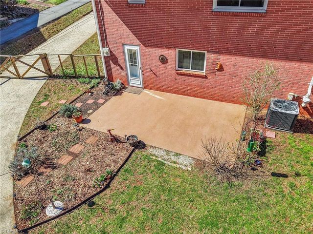 1633 Pembroke Avenue, Winston-salem, NC 27103