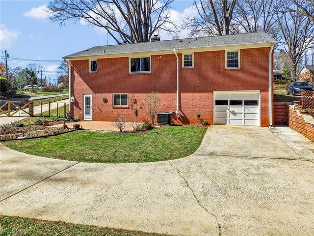 1633 Pembroke Avenue, Winston-salem, NC 27103