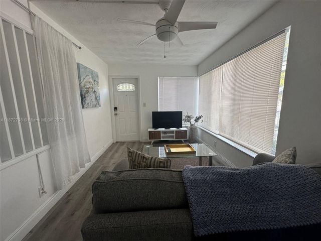 116 SE 9th Ct, Hallandale Beach, FL 33009