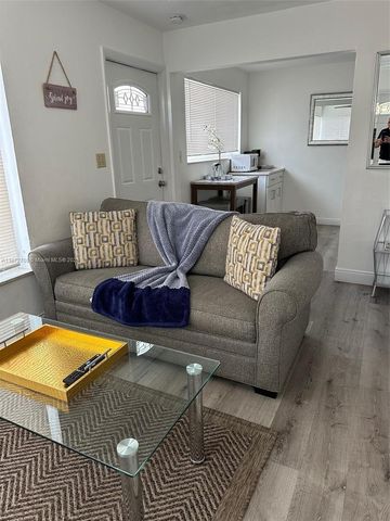 116 SE 9th Ct, Hallandale Beach, FL 33009