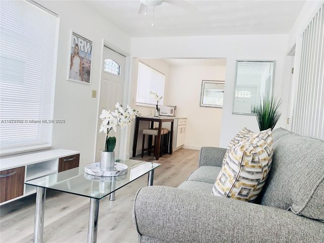 116 SE 9th Ct, Hallandale Beach, FL 33009