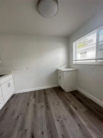 116 SE 9th Ct, Hallandale Beach, FL 33009