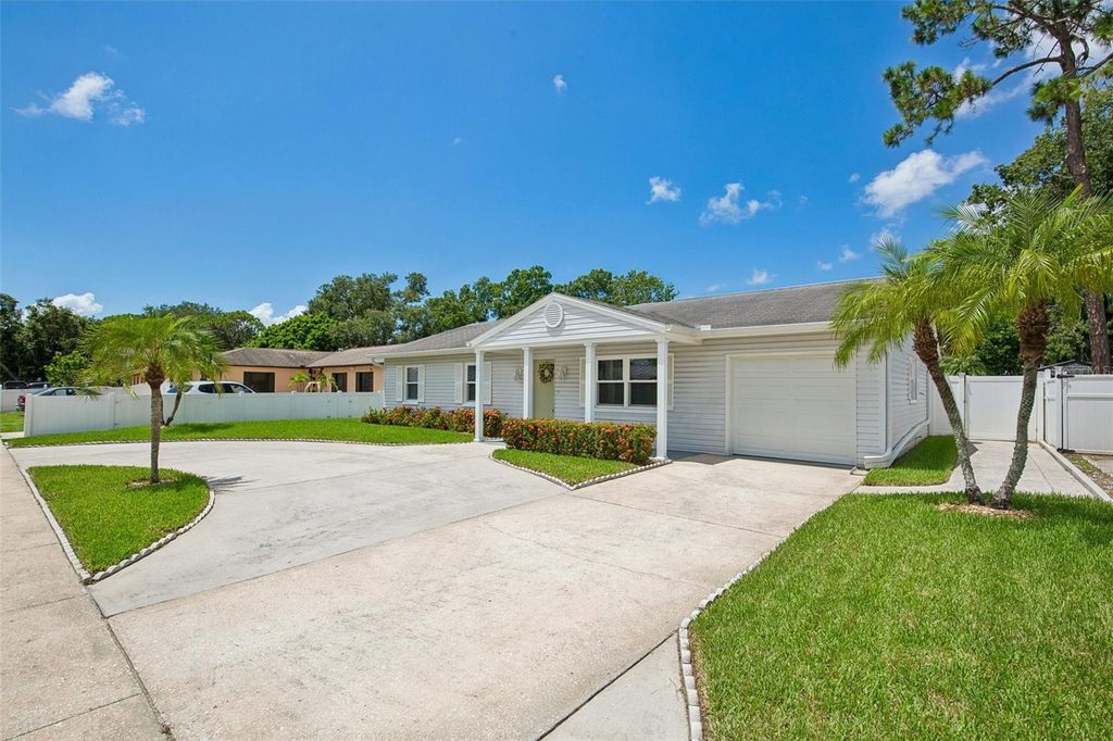 Image 2 of property listing at 6424 ELDORADO DRIVE, Tampa, FL 33615