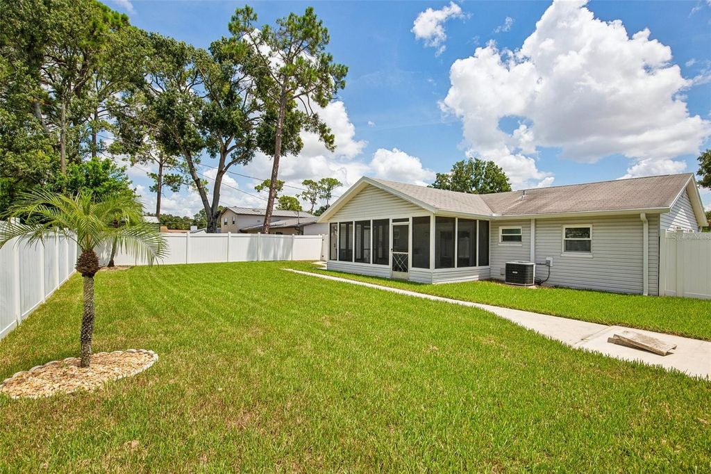 Image 30 of property listing at 6424 ELDORADO DRIVE, Tampa, FL 33615