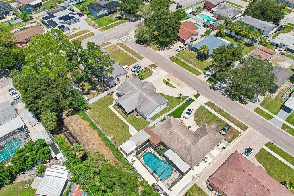 Image 41 of property listing at 6424 ELDORADO DRIVE, Tampa, FL 33615