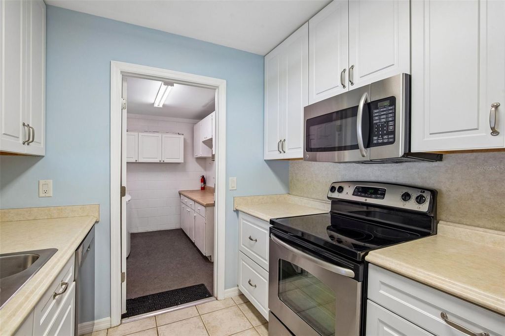 Image 6 of property listing at 6424 ELDORADO DRIVE, Tampa, FL 33615