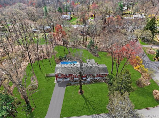 11 Kent Road, Airmont, NY 10952