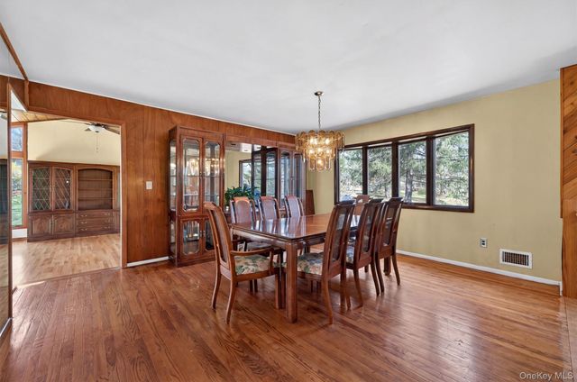 11 Kent Road, Airmont, NY 10952