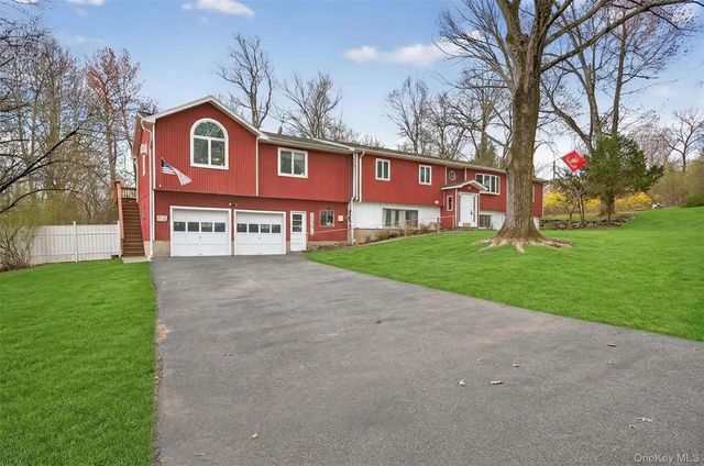 11 Kent Road, Airmont, NY 10952