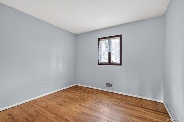 11 Kent Road, Airmont, NY 10952