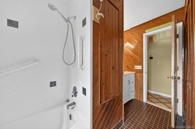 11 Kent Road, Airmont, NY 10952