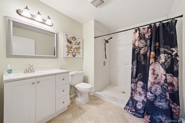 11 Kent Road, Airmont, NY 10952