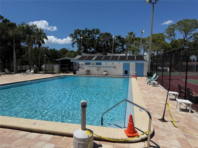 133 SABAL COURT B, Oldsmar, FL 34677