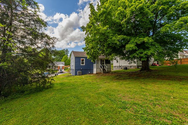 135 Lyons Drive, Frankfort, KY 40601