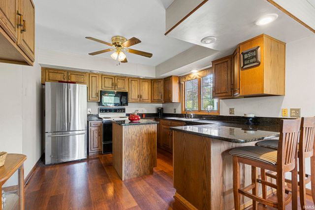 910 Foxbriar Lane, Goshen, IN 46526