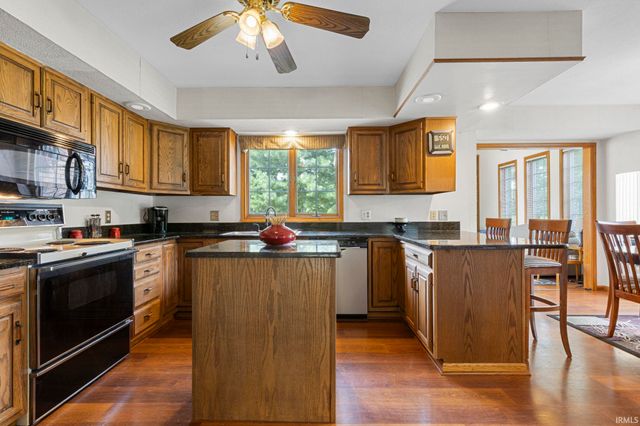 910 Foxbriar Lane, Goshen, IN 46526