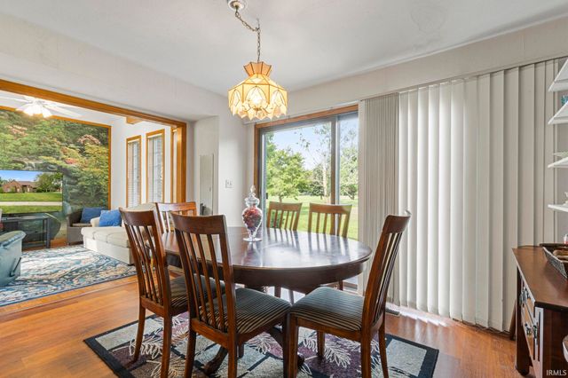 910 Foxbriar Lane, Goshen, IN 46526