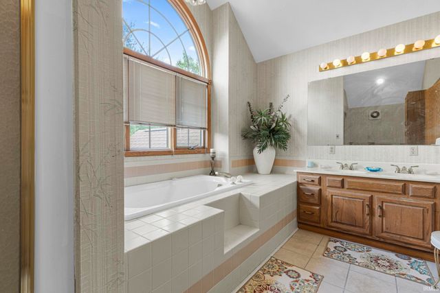 910 Foxbriar Lane, Goshen, IN 46526