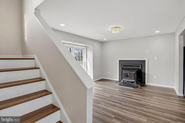 15123 PHILIP LEE RD, Chantilly, VA 20151